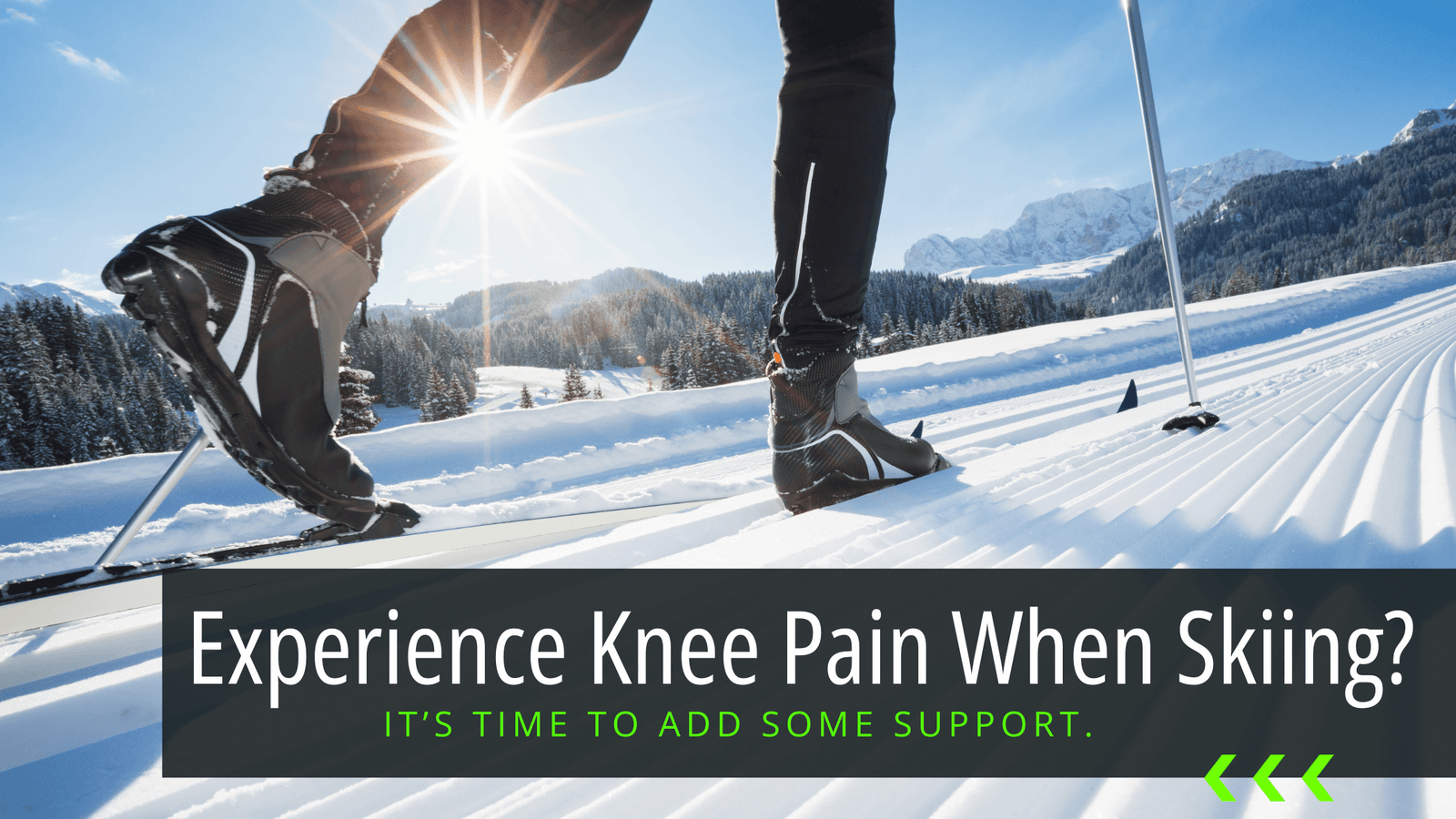 Bracelayer Blogs: Header image containing the feet and knees of a skier to introduce the "Experience knee pain when skiing?" blog. Skiing injuries knee, knee injury from skiing, knee pain skiing, knee pain after skiing, knee support brace for skiing.